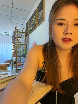 Snapshot of Xiaoxiao-y chatting on May 28, 8:00 am Xiaoxiao-y online show from May 28, 8:00 am