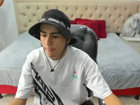 Cristoferr 10 online show from March 15, 6:03 pm