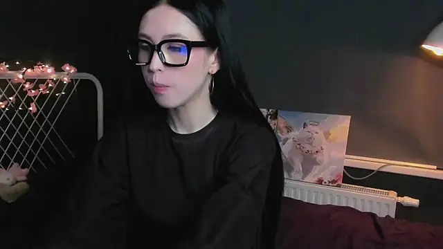 lizaa breeze online show from April 18, 5:28 pm