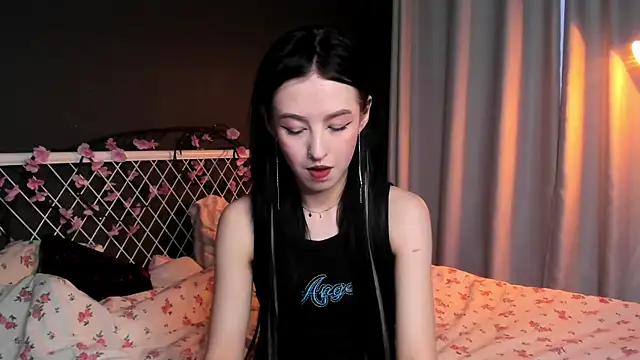 Snapshot of lizaa_breeze chatting on July 11, 5:48 pm lizaa breeze online show from July 11, 5:48 pm