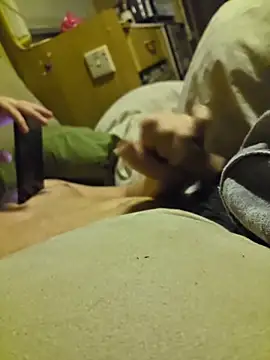 bigbog9323 online show from April 17, 10:46 pm