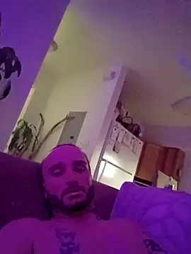 Snapshot of dropanddrippy1 chatting on March 16, 3:01 am dropanddrippy1 online show from March 16, 3:01 am