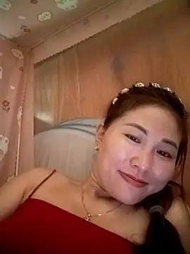 Snapshot of Lucxy-ki6 chatting on August 3, 2:32 am Lucxy-ki6 online show from August 3, 2:32 am