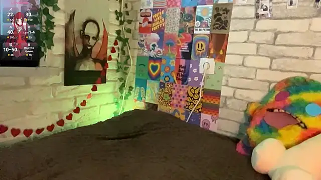 SarahHunnye online show from May 2, 1:21 am