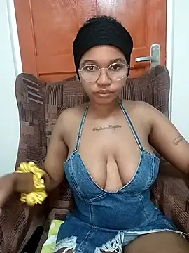 Hotsexyberry222 online show from April 1, 6:49 pm