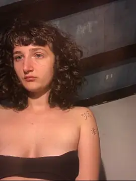 antoniettamaria online show from March 31, 4:40 pm