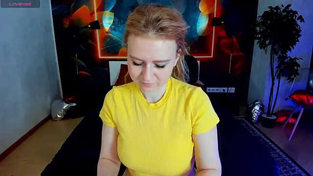 Shiny Liss online show from April 29, 1:32 am