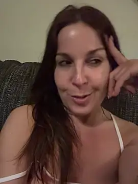 Snapshot of petitehotwife4u chatting on April 19, 8:33 pm petitehotwife4u online show from April 19, 8:33 pm
