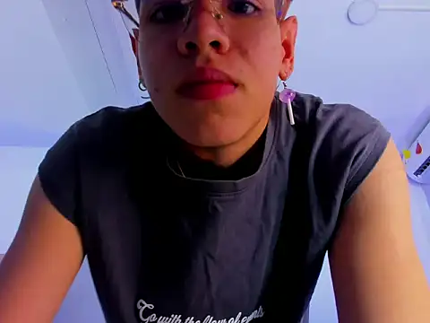 Bennet-Grayy online show from May 3, 4:40 am