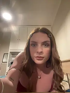 Snapshot of SexyVenusian chatting on May 8, 8:14 pm SexyVenusian online show from May 8, 8:14 pm