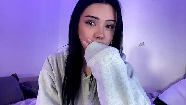 Snapshot of BeckyAurielle chatting on April 11, 2:21 pm BeckyAurielle online show from April 11, 2:21 pm