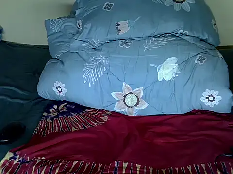 Snapshot of Darkchocolatequeen chatting on June 6, 8:08 am Darkchocolatequeen online show from June 6, 8:08 am