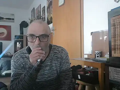 Thomate24 online show from March 28, 8:14 am