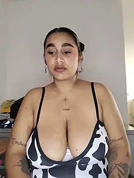 Snapshot of Mia_skyy18 chatting on May 12, 11:40 am Mia skyy18 online show from May 12, 11:40 am