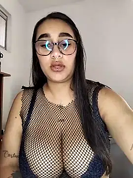 Snapshot of Mia_skyy18 chatting on May 14, 1:40 pm Mia skyy18 online show from May 14, 1:40 pm