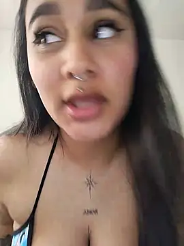 Snapshot of Mia_skyy18 chatting on May 20, 12:22 pm Mia skyy18 online show from May 20, 12:22 pm