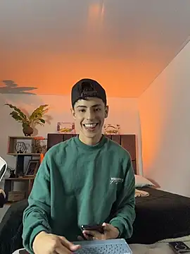 Snapshot of SebastianReed_ chatting on April 11, 5:56 am SebastianReed online show from April 11, 5:56 am