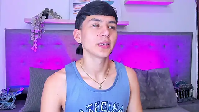 Andrew restrepoo online show from May 7, 3:06 pm