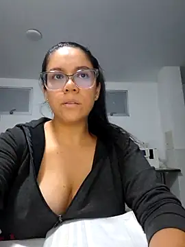 Snapshot of Aila_Phone chatting on July 9, 5:00 am Aila Phone online show from July 9, 5:00 am