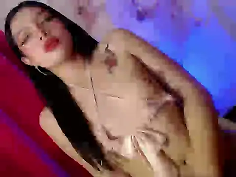 Snapshot of Finest_Driea chatting on May 17, 12:30 am Finest Driea online show from May 17, 12:30 am