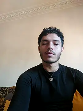 Snapshot of Thewildaliii0 chatting on April 13, 1:38 pm Thewildaliii0 online show from April 13, 1:38 pm
