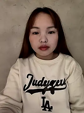 Snapshot of Mina_xYx chatting on May 8, 2:22 pm Mina xYx online show from May 8, 2:22 pm