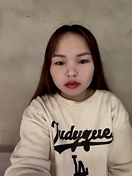 Snapshot of Mina_xYx chatting on May 9, 4:28 am Mina xYx online show from May 9, 4:28 am