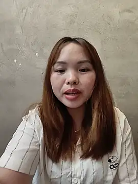 Snapshot of Mina_xYx chatting on June 9, 4:35 am Mina xYx online show from June 9, 4:35 am