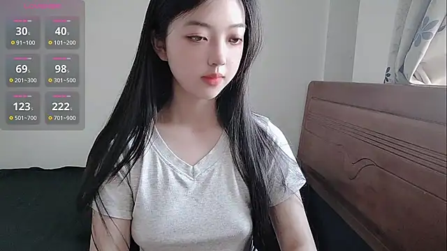 Snapshot of oblakitty_ chatting on May 4, 12:39 am oblakitty online show from May 4, 12:39 am