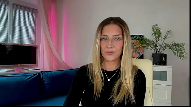 Snapshot of come_here_baby chatting on March 29, 2:39 pm come here baby online show from March 29, 2:39 pm