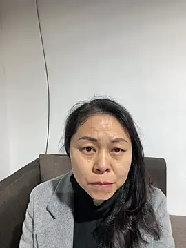 Snapshot of lili338 chatting on March 15, 10:43 am lili338 online show from March 15, 10:43 am