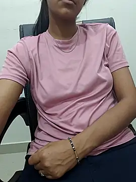Snapshot of aushi_rajput chatting on May 23, 6:12 pm aushi rajput online show from May 23, 6:12 pm