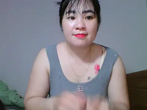 Snapshot of Tits28-2 chatting on May 6, 3:57 am Tits28-2 online show from May 6, 3:57 am