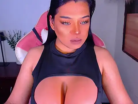 Snapshot of Zandralopez chatting on May 16, 5:45 pm Zandralopez online show from May 16, 5:45 pm