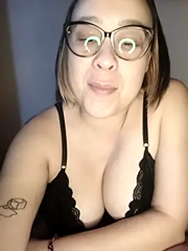 Snapshot of lua-bfly chatting on May 30, 10:51 pm lua-bfly online show from May 30, 10:51 pm