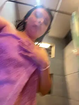 Snapshot of Nahia_Brm chatting on August 5, 2:53 pm Nahia Brm online show from August 5, 2:53 pm