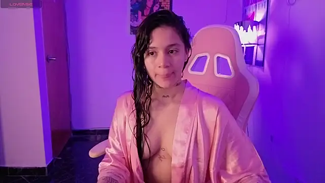 Snapshot of Oliviasims chatting on March 23, 8:46 pm Oliviasims online show from March 23, 8:46 pm