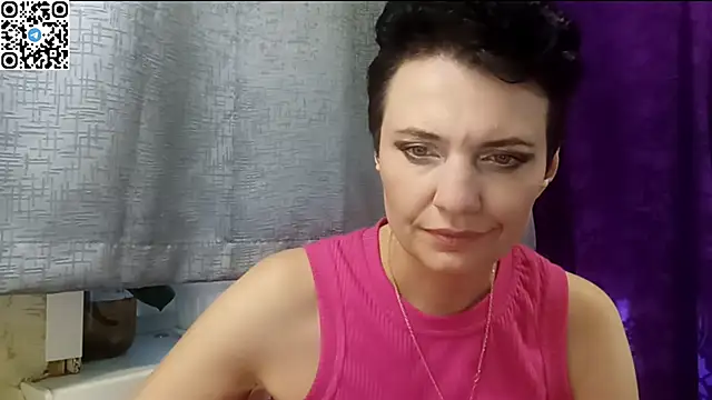 HotMamaQueen234 online show from April 27, 3:54 pm
