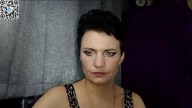 Snapshot of HotMamaQueen234 chatting on May 7, 7:52 pm HotMamaQueen234 online show from May 7, 7:52 pm