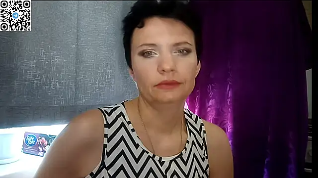 Snapshot of HotMamaQueen234 chatting on June 18, 12:09 pm HotMamaQueen234 online show from June 18, 12:09 pm