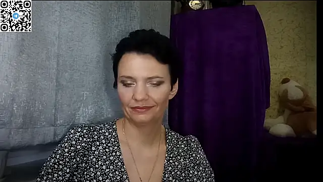 Snapshot of HotMamaQueen234 chatting on June 19, 12:15 am HotMamaQueen234 online show from June 19, 12:15 am
