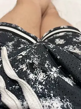 biiigddd online show from March 19, 1:48 pm