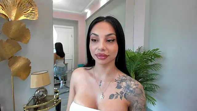 Snapshot of MissSiennaa chatting on May 31, 5:26 am MissSiennaa online show from May 31, 5:26 am