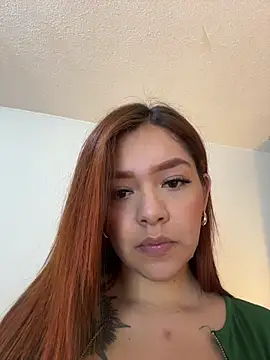 Snapshot of alana_gv chatting on June 15, 6:21 pm alana gv online show from June 15, 6:21 pm