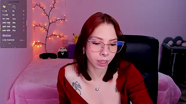 Snapshot of laurita_Olssen27 chatting on May 13, 2:25 pm laurita Olssen27 online show from May 13, 2:25 pm