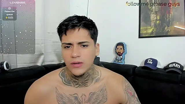 Snapshot of sweetlatinoboy chatting on May 17, 11:28 am sweetlatinoboy online show from May 17, 11:28 am