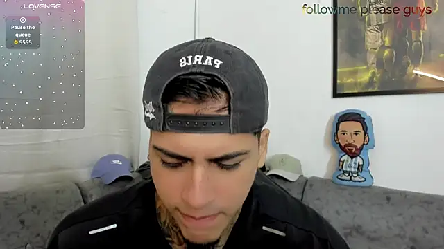 Snapshot of sweetlatinoboy chatting on June 6, 11:59 am sweetlatinoboy online show from June 6, 11:59 am
