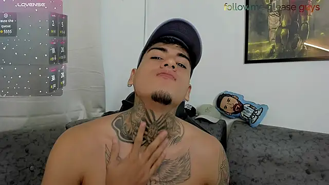 Snapshot of sweetlatinoboy chatting on June 8, 11:05 pm sweetlatinoboy online show from June 8, 11:05 pm