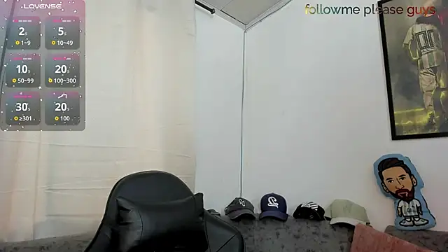Snapshot of sweetlatinoboy chatting on June 10, 12:37 pm sweetlatinoboy online show from June 10, 12:37 pm