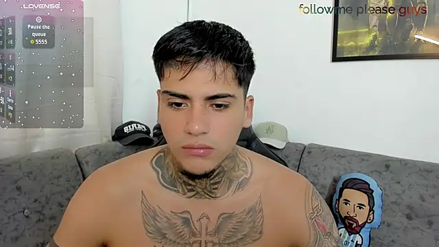Snapshot of sweetlatinoboy chatting on July 4, 10:16 pm sweetlatinoboy online show from July 4, 10:16 pm